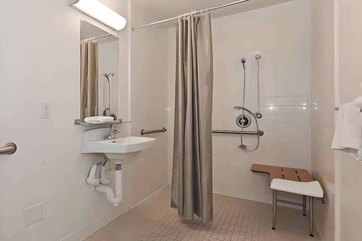 Room 7 of 16